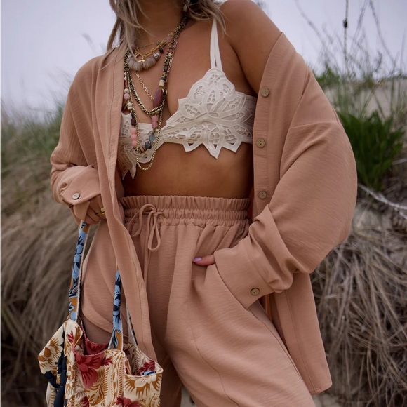 HDYWT Essential Button Down in Camel - Picture 3 of 10